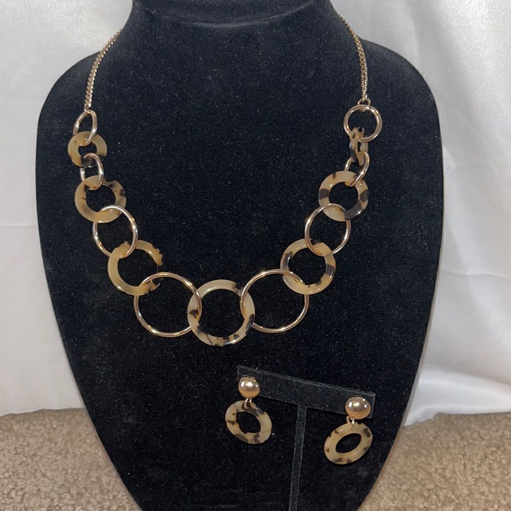 Sparkle & Bling Gold-Tone Black Tortoise Chunky Chain Necklace Earring Set- OSFM